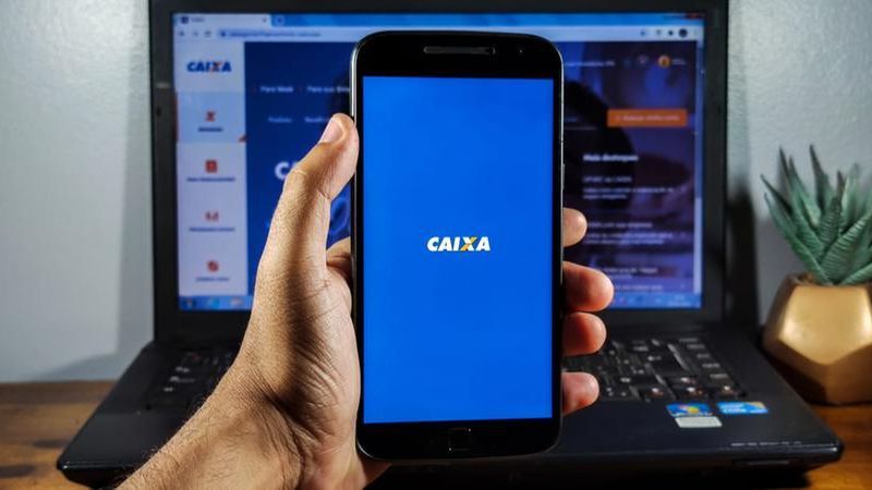 Aplicativo da Caixa fora do ar Usuários reclamam que Internet Banking