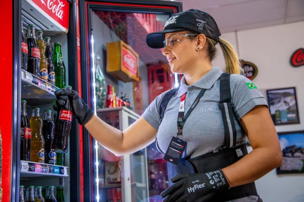 Com oportunidades em Guarapuava, Coca-Cola abre 400 vagas temporárias de verão no Paraná
