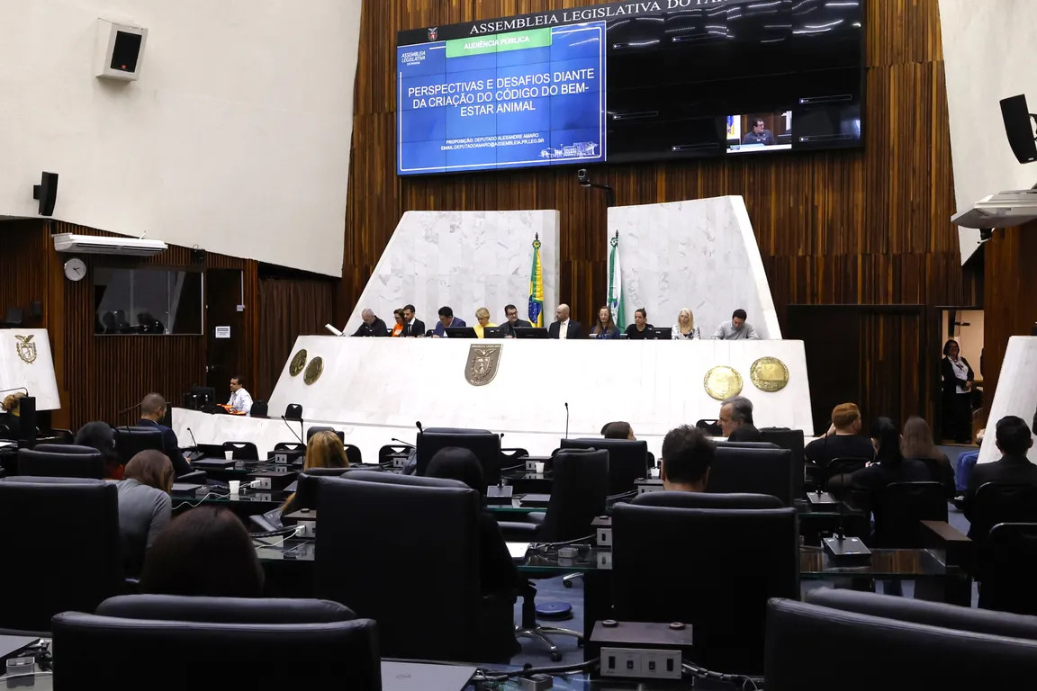 Assembleia Legislativa do Paraná debate criação do Código de Bem-Estar Animal