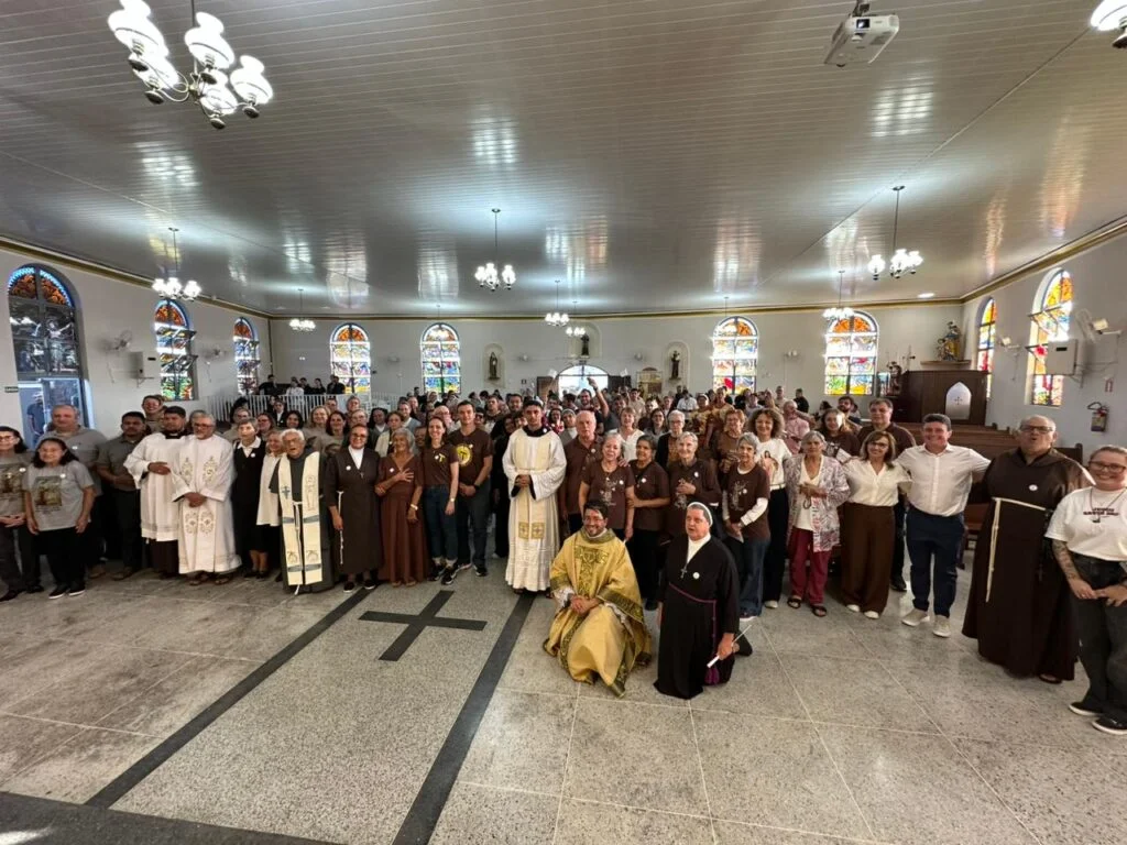 Família Franciscana do Paraná se reúne em Guarapuava e celebra Jubileu dos 800 anos da Páscoa de São Francisco