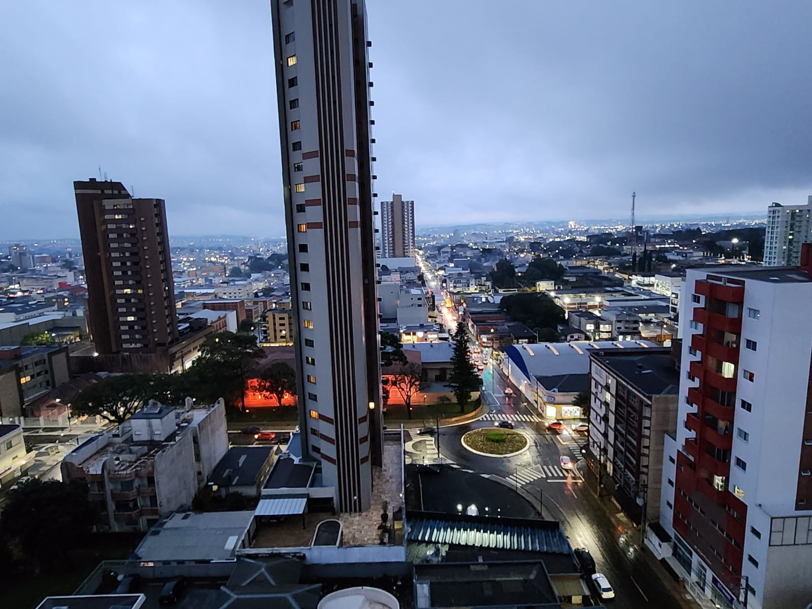 Frente fria traz chuva para o Paraná nessa semana, prevê Simepar