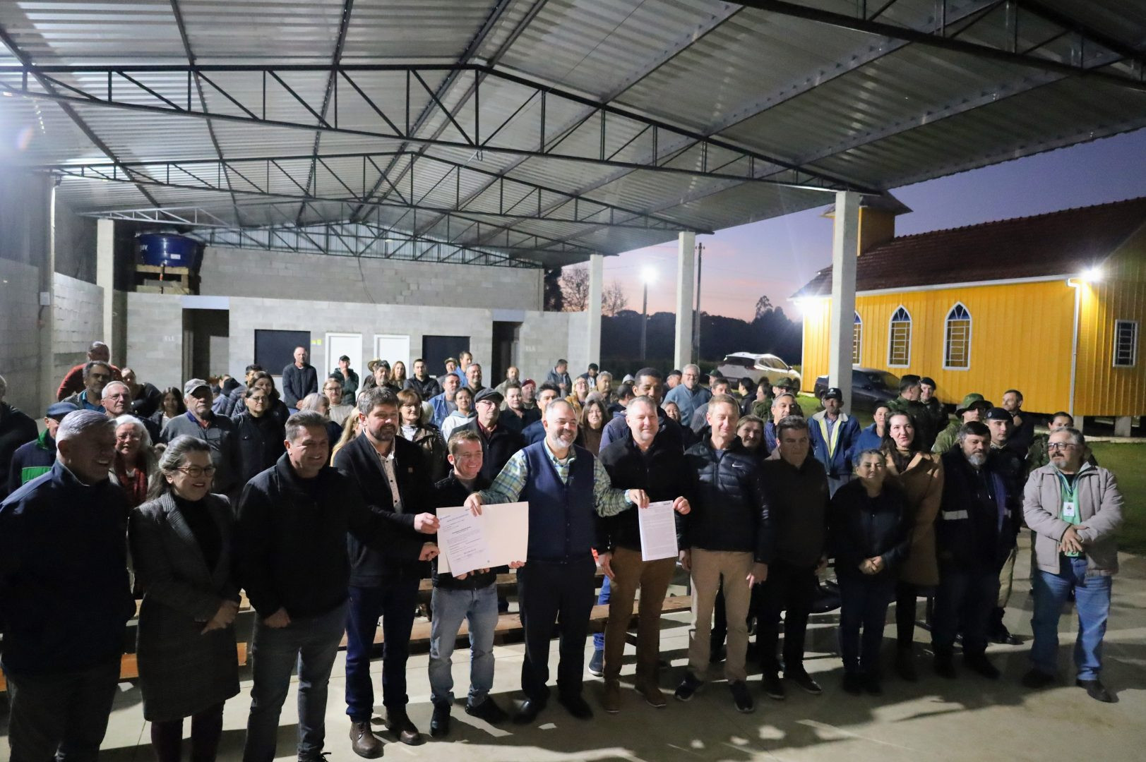 Comunidade de Faxinal do Saltinho recebe assinatura da ordem de serviço para implantação de rede de abastecimento de água em Guarapuava