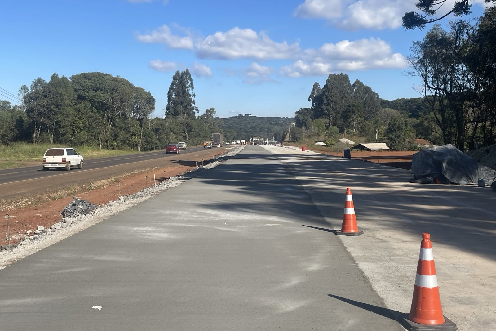 Obras de duplicação em concreto da PRC-466 entre Turvo e Palmeirinha ultrapassam 45%