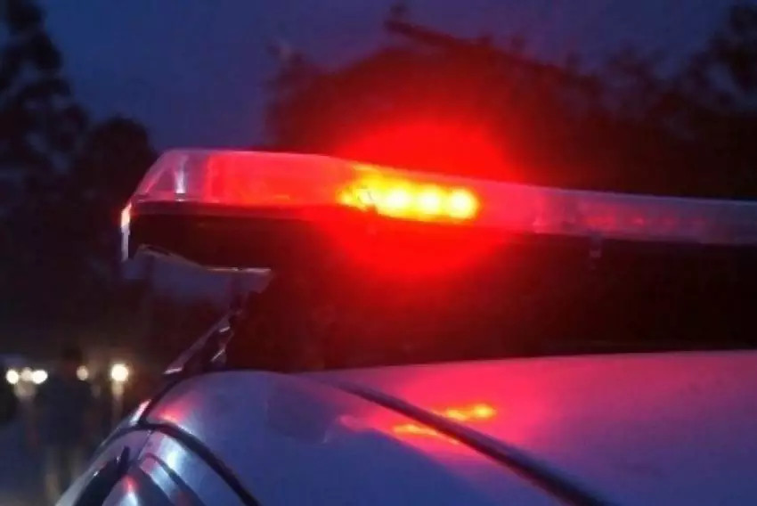 Suspeito de roubo é preso após perseguição e resistência no Centro de Guarapuava; PM precisou de 5 disparos de Taser para dominá-lo