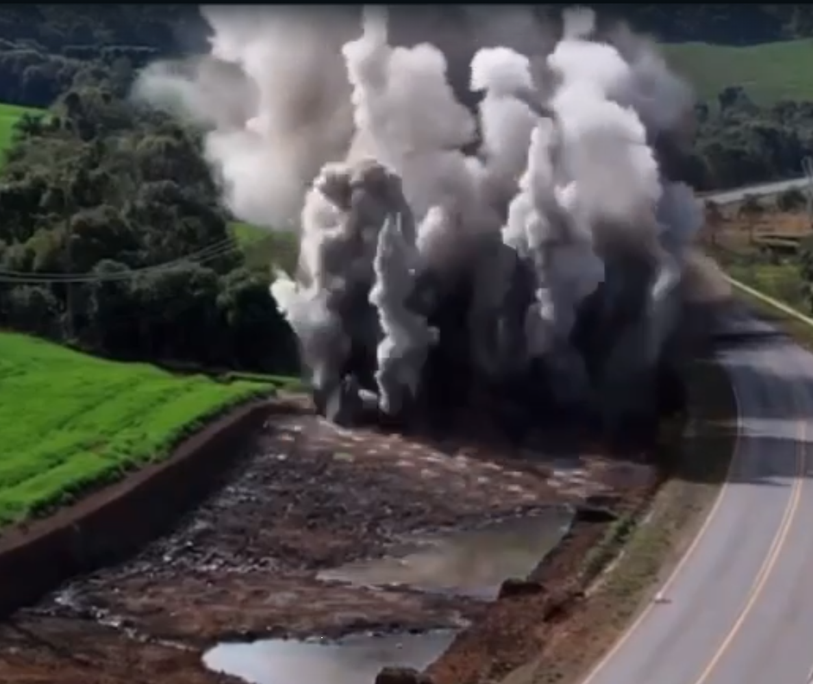 HISTÓRICO: Veja como foi a detonação de rochas na PR 466 nessa quarta (3), em Guarapuava