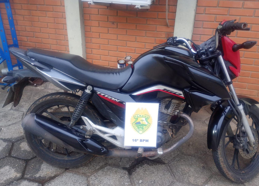 Moto furtada é descoberta com outra cor e placa adulterada em Guarapuava