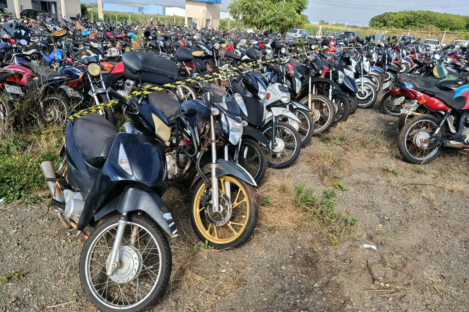 Detran-PR leiloa 95 veículos destinados à circulação em Ponta Grossa