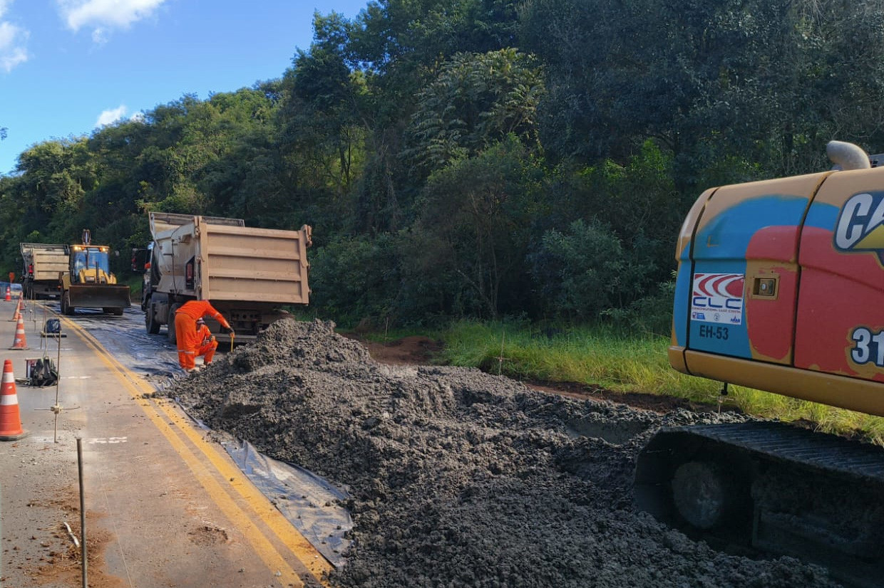 Obra de concreto em rodovias entre Nova Tebas e Pitanga avança em terraplenagem